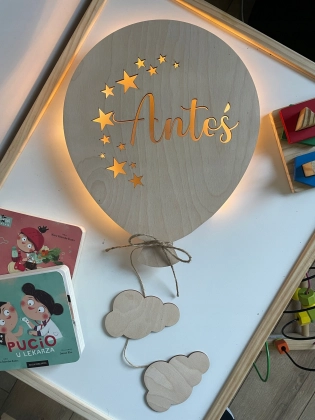 Lampka nocna LED z imieniem dziecka balon